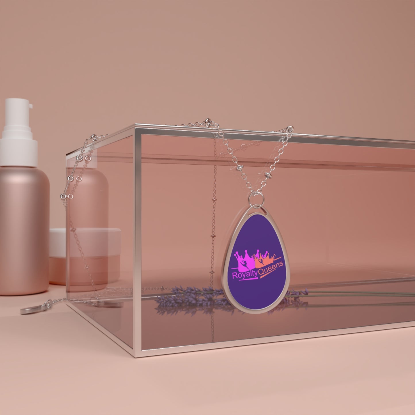 Royalty Queens Oval Necklace - Elegant Jewelry, Gift for Her, Statement Accessory, Unique Pendant, Personalized Jewelry