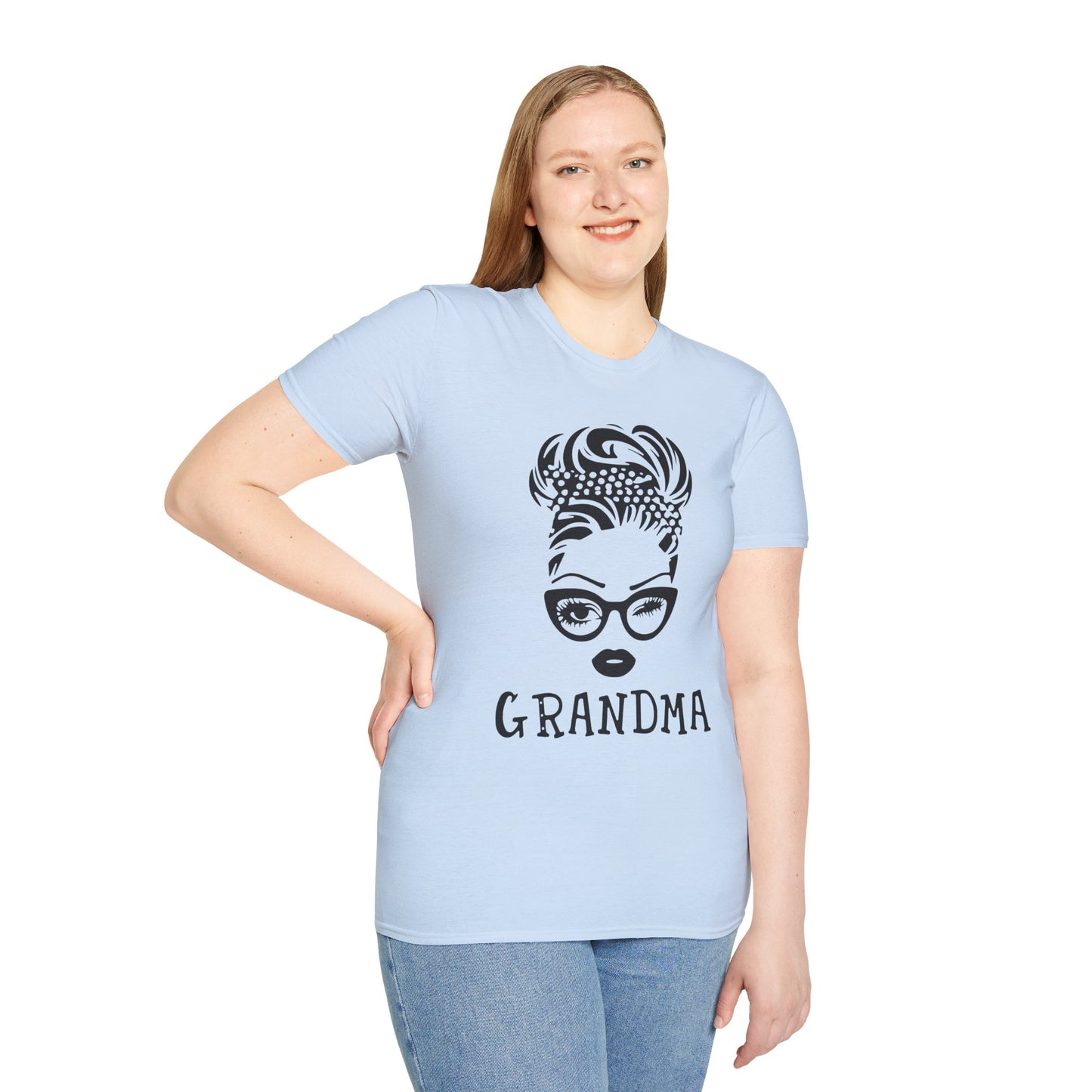 Chic Grandma T-Shirt | Stylish Gift for Grandmothers | Perfect for Birthdays & Celebrations