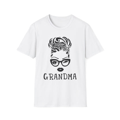 Chic Grandma T-Shirt | Stylish Gift for Grandmothers | Perfect for Birthdays & Celebrations
