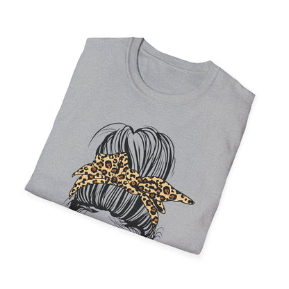 #MomLife Unisex Softstyle T-Shirt - Stylish and Comfortable for Mothers