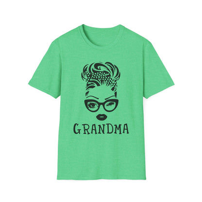 Chic Grandma T-Shirt | Stylish Gift for Grandmothers | Perfect for Birthdays & Celebrations