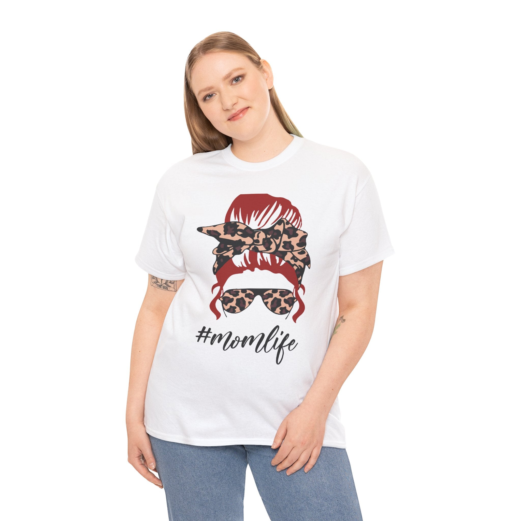 #Momlife Unisex Heavy Cotton Tee - Stylish & Comfortable T-Shirt for Moms