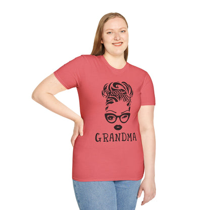 Chic Grandma T-Shirt | Stylish Gift for Grandmothers | Perfect for Birthdays & Celebrations