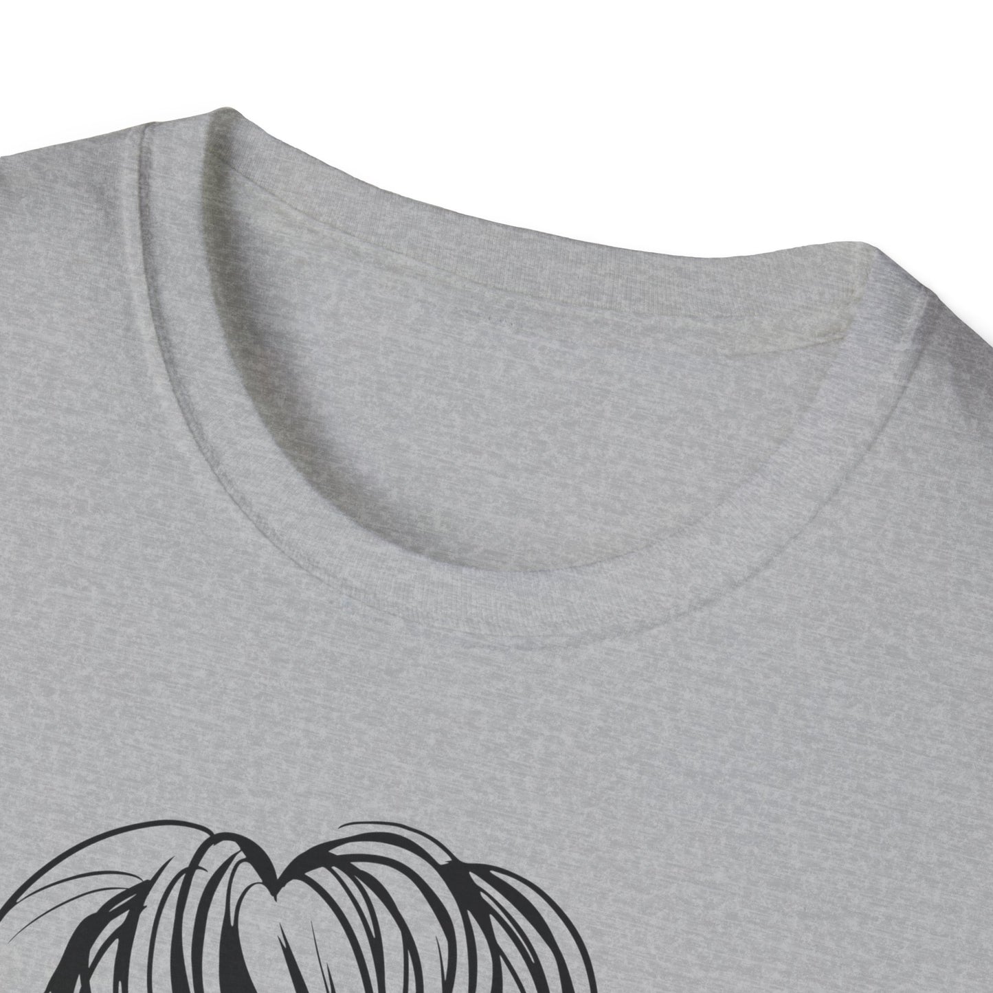 #MomLife Unisex Softstyle T-Shirt - Stylish and Comfortable for Mothers